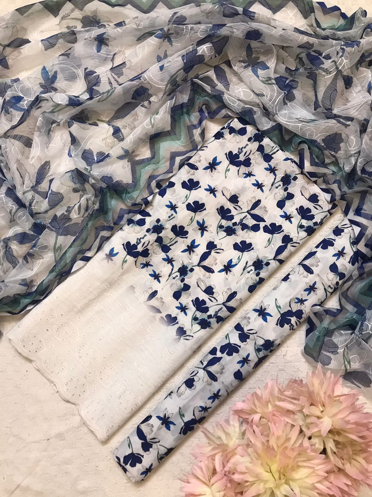 Swiss lawn chicken kari 3 pieces | Embroidery suit | Three Piece suit | Swiss lawn | Chiffon | Women's