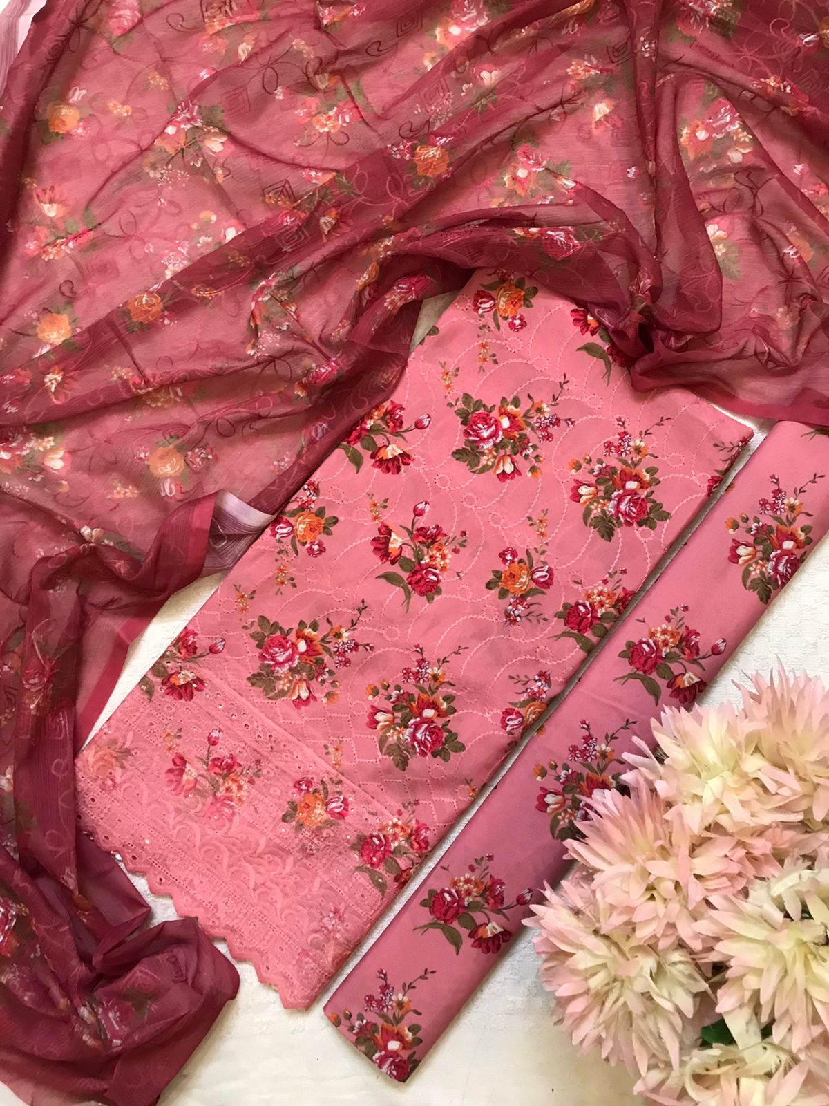 Swiss lawn chicken kari 3 pieces | Embroidery suit | Three Piece suit | Swiss lawn | Chiffon | Women's