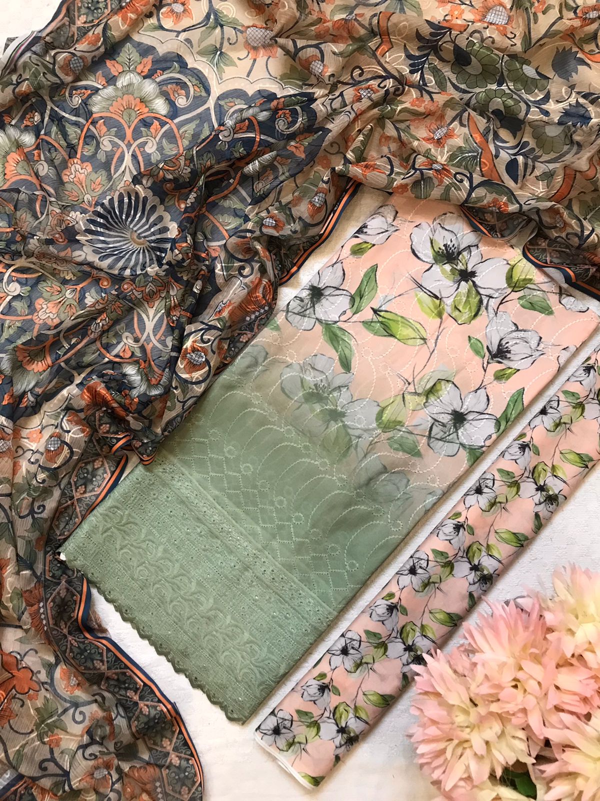 Swiss lawn chicken kari 3 pieces | Embroidery suit | Three Piece suit | Swiss lawn | Chiffon | Women's