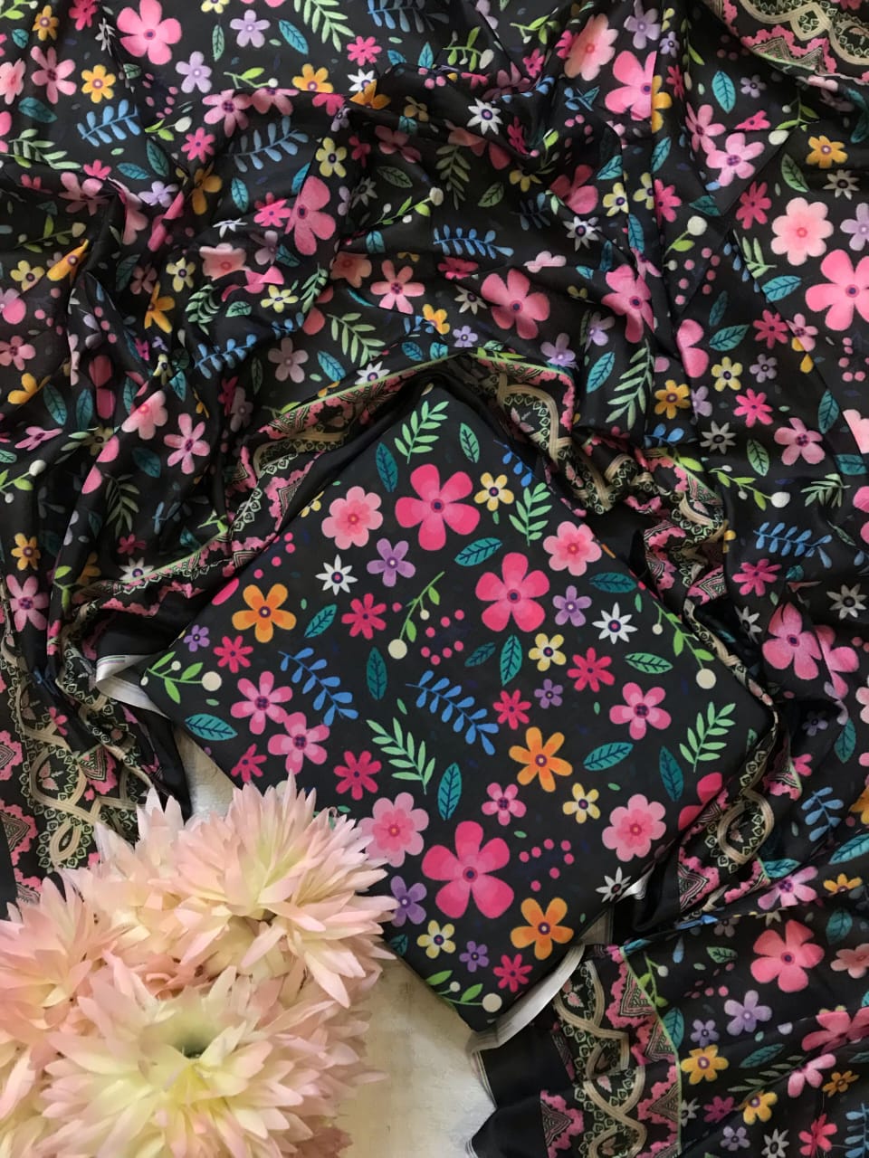 3 pcs digital printed Swiss lawn| silk dupatta |Three Pieces |Suit