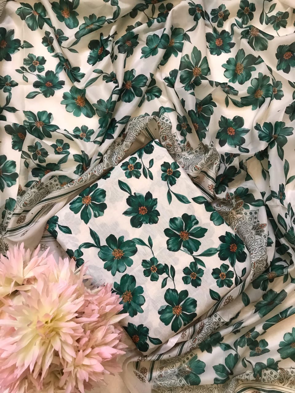 3 pcs digital printed Swiss lawn| silk dupatta |Three Pieces |Suit