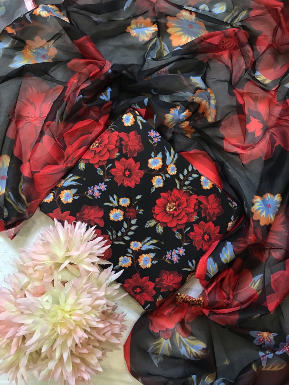 3 pcs digital printed Swiss lawn| silk dupatta |Three Pieces |Suit