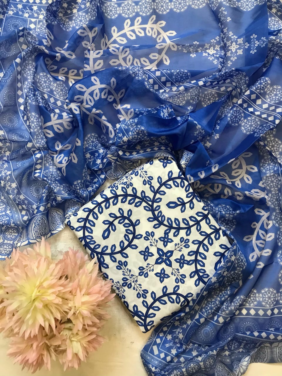 3 pcs digital printed Swiss lawn| silk dupatta |Three Pieces |Suit