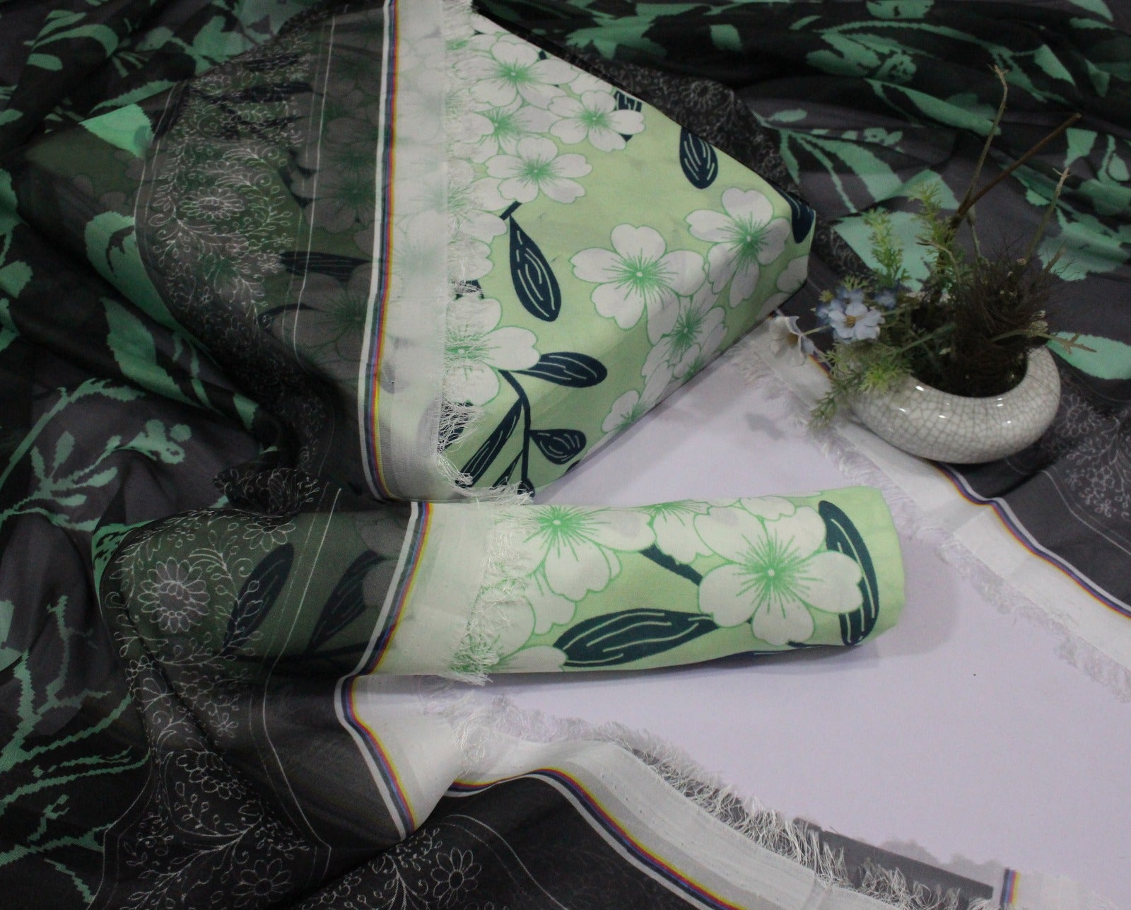 3 pcs digital printed Swiss lawn| silk dupatta |Three Pieces |Suit